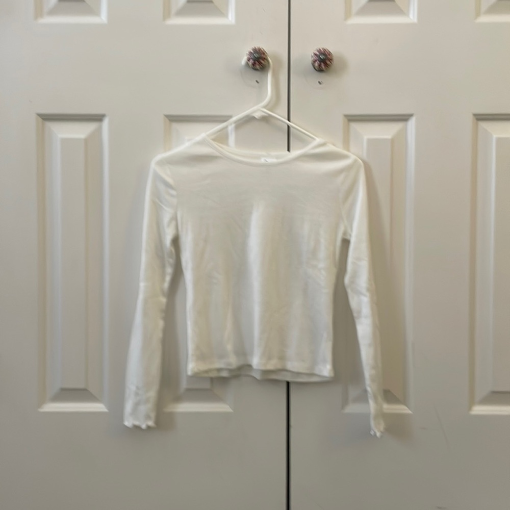 Art Class white ruffled end top